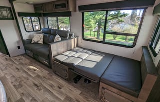 *Delivery Only* 2021 Venture RV SportTrek ST271VMB