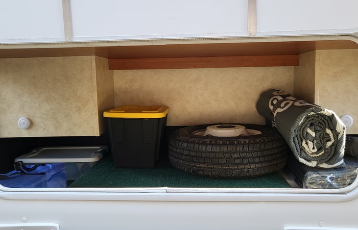 rear main storage cabin, 3 access doors, rear access point