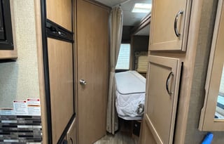 2018 Thor Motor Coach Four Winds 22B “Let’s Go!”