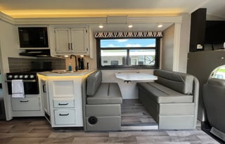 (Unit 3) 2022 Jayco with bunks!