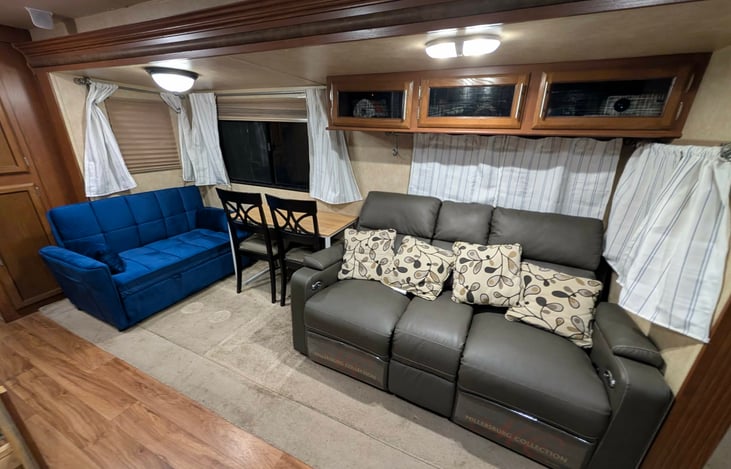 Nice seating area and room to relax and lounge.
