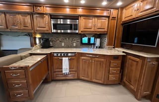 2014 Tiffin Phaeton 40QKH Bunkhouse