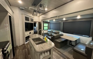 New Luxury 2 Bedroom Camper