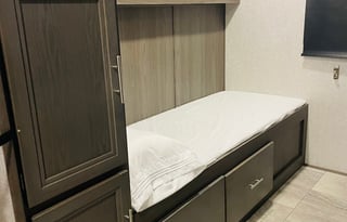 Kids Love The Hitch Hiker 2021 UltraLite-Sleeps 11