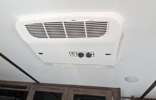 Kid and pet friendly, 1/2 ton towable, 2021 Zinger