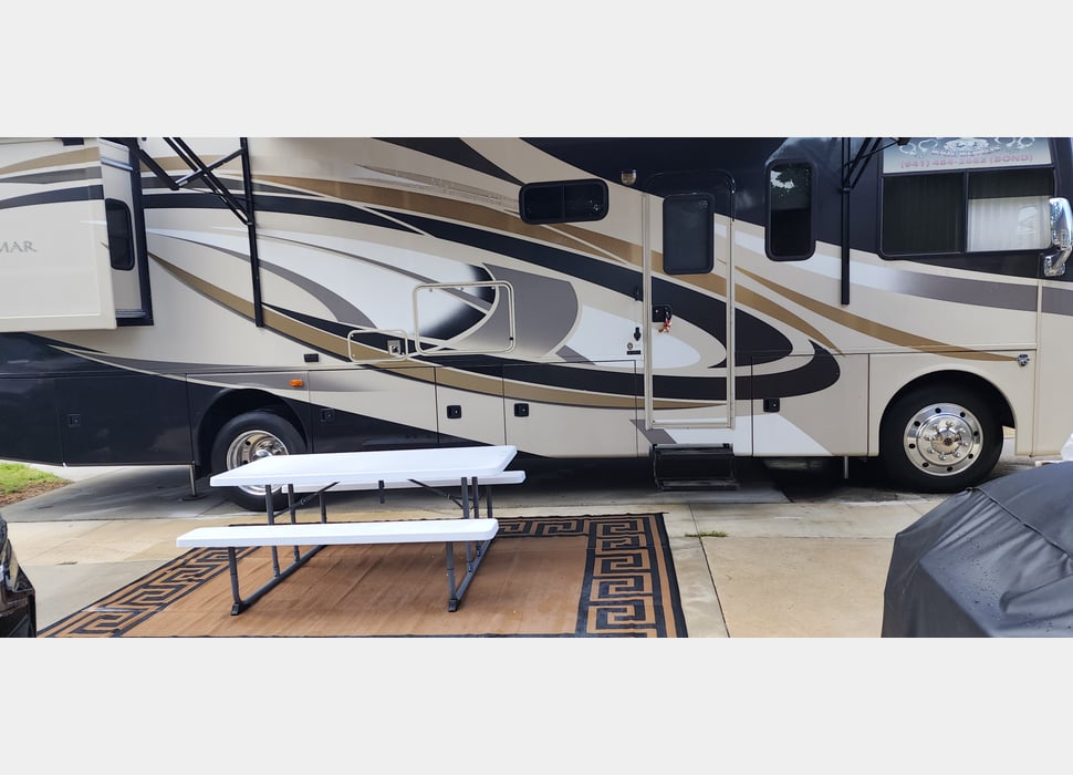 Class A Motor Home rentals in Hollywood