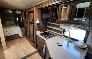 2019 Thor Motor Coach Chateau 31Y