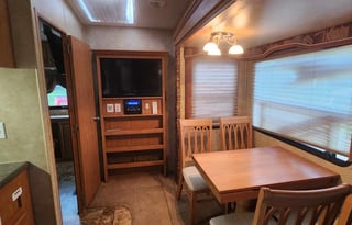 2010 Bunkhouse with 4 beds, sleeps 5-7 people