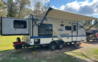 Family Friendly Bunkhouse with King Size bed!