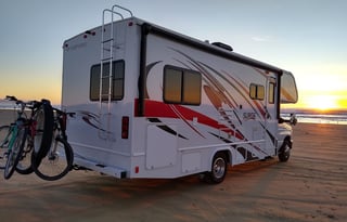 2018 Fleetwood RV Surge 25G
