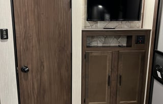 ToyHauler 2021 FR Cherokee Grey Wolf 26RR