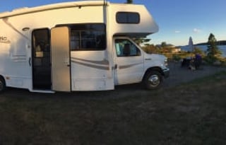 2015 Thor Four Winds Majestic