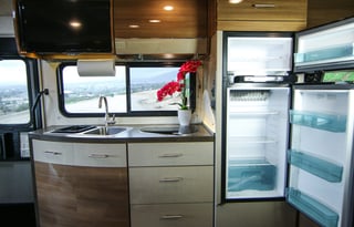 Mercedes Winnebago - Model J - G