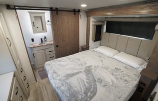 2024 Alliance Paradigm 395DS Paradise on Wheels