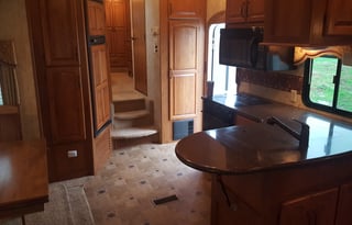 5th wheel, Montana, pet friendly & comfortable