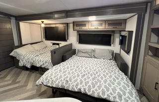 2021 Cruiser Twilight Signature TWS 3300