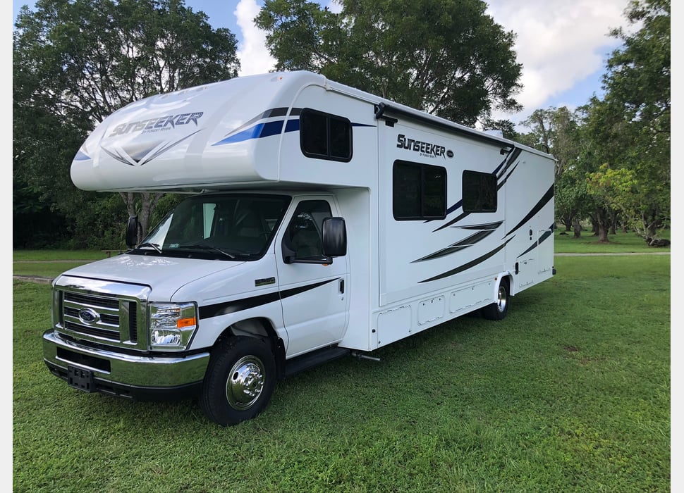 Class C Motor Home rentals in MIAMI