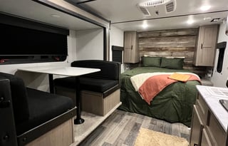 Cozy& Fully Stocked 2021 Keystone Hideout Off‑Grid