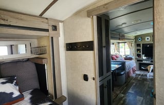 Winter Glamping? 38ft Travel Trailer w/ Arctic Pkg