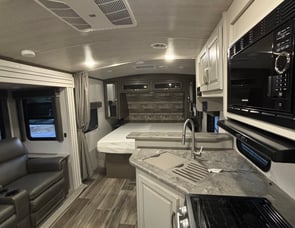 Keystone RV Cougar Half-Ton 22RBSWE