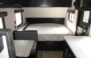 2021 Forest River Cherokee Wolf Pup 16BHS 21'