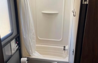 King size bed! 2 ACS! 2017 Dutchmen  Luxury RV