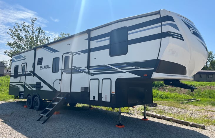 2 entry and exit doors