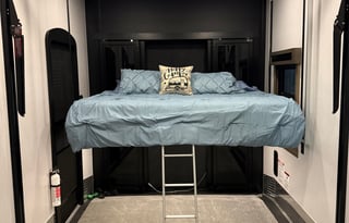 2023 Fifth Wheel RiverStone 45BATH DELIVERY ONLY
