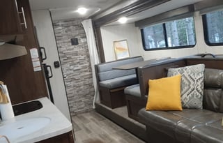 Travel in Comfort and Style up to 6ppl