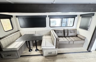 2025 Alpha Wolf Bunkhouse | Sleeps 10 | Delivery