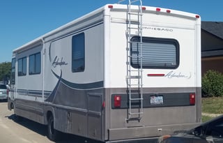 1997 Winnebago Adventurer 34W