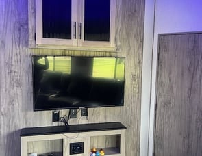 Forest River RV Cherokee Arctic Wolf 3770