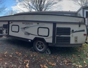 Forest River RV Rockwood Premier 2516G