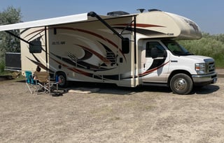 2017 Thor Motor Coach Outlaw Class C 29H