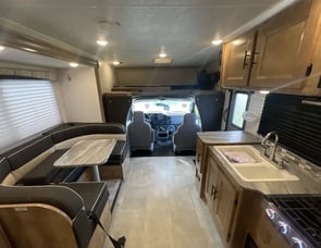 Coachmen RV Leprechaun 230FS Ford 350