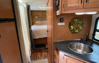 2017 Thor Motor Coach Four Winds 28A