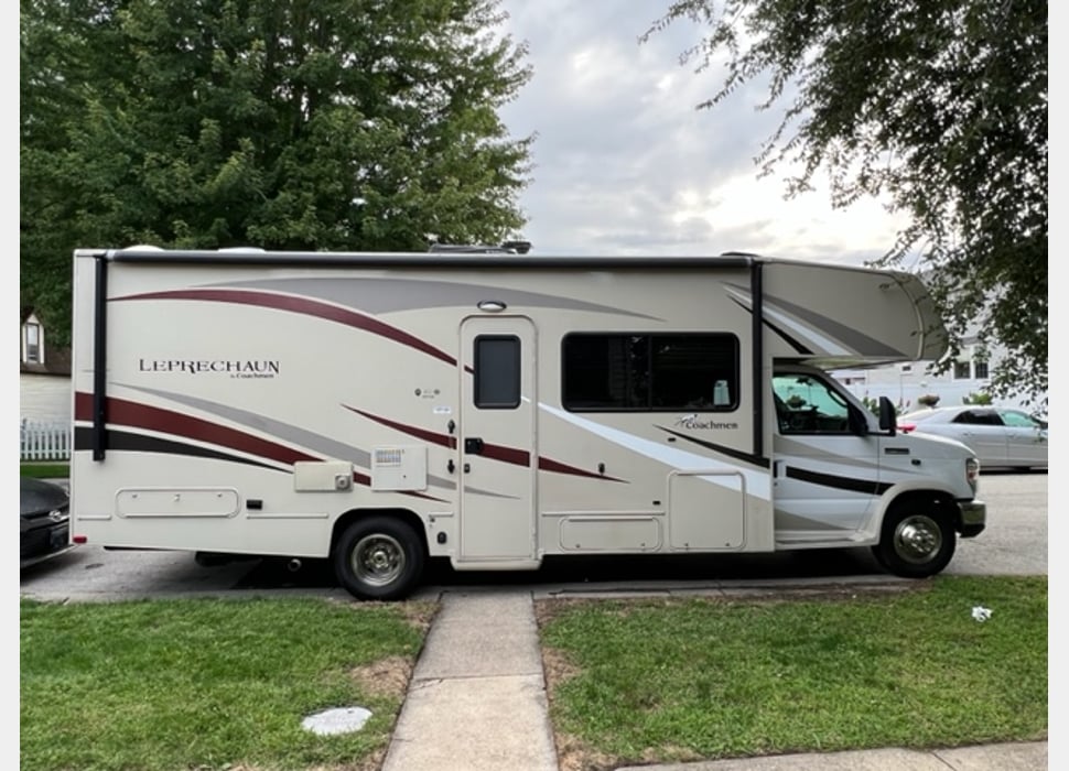 Class C Motor Home rentals in Clackamas