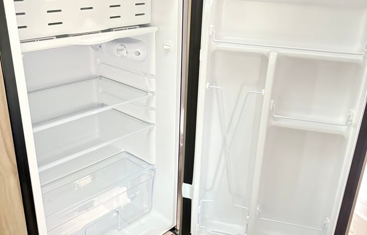 3.3 c/ft fridge with ice compartment.