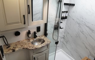 2024 Alliance Paradigm 395DS Paradise on Wheels