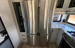 *Crazy Clean” 2024 5th Wheel!! Luxury RV!