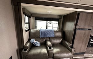 Escape in Style! Grand Design Friendly Adventure