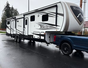 Highland Ridge RV Mesa Ridge MF427BHS