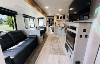 33' 2022 Heartland RV Travel Trailer