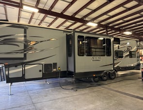 Forest River RV XLR Thunderbolt 413AMP