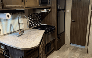 2019 Coachmen Apex Ultra-Lite 215RBK