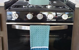 Bunkhouse & Lounge, Fully-Loaded & Turn-key Ready!