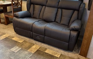 Clean and Comfortable 39’ Heartland Bighorn 3575EL