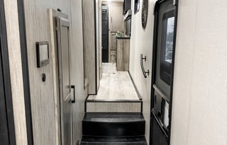 2023 - Durango Gold 5th Wheel w/Patio and Loft