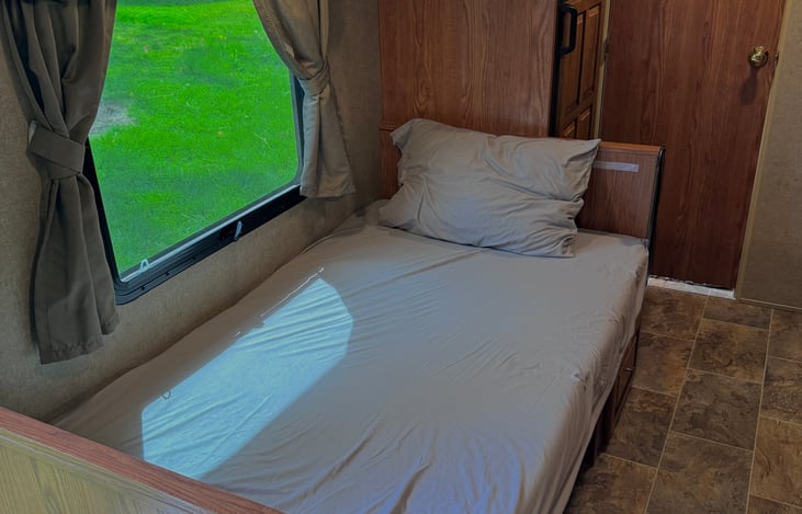 Dinette in sleeping mode