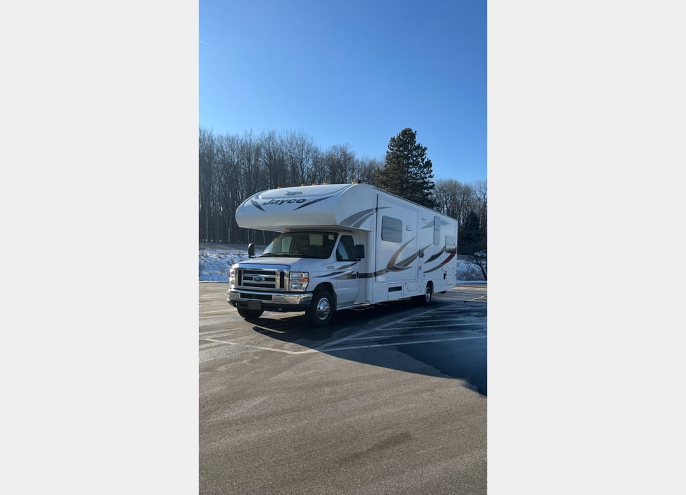 Class C Motor Home rentals in Urbana